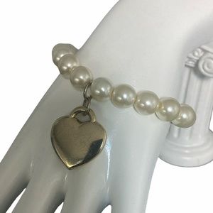 White pearl Toggle Bracelet🧩